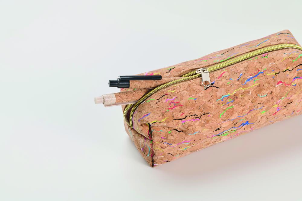Estuche de corcho de colores