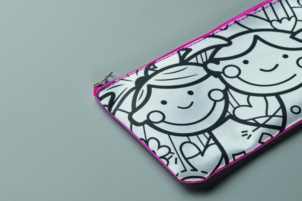 Estuche con rotuladores