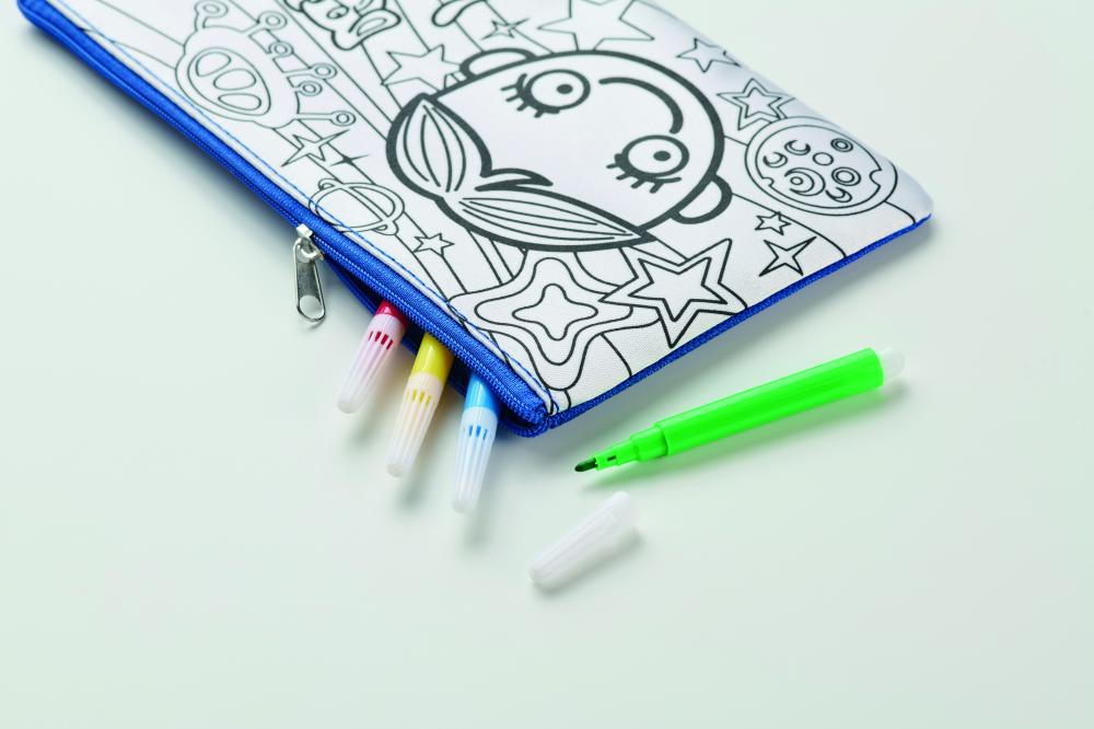 Estuche con rotuladores