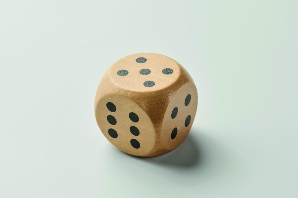 Dados madera Schima 5cm diam.