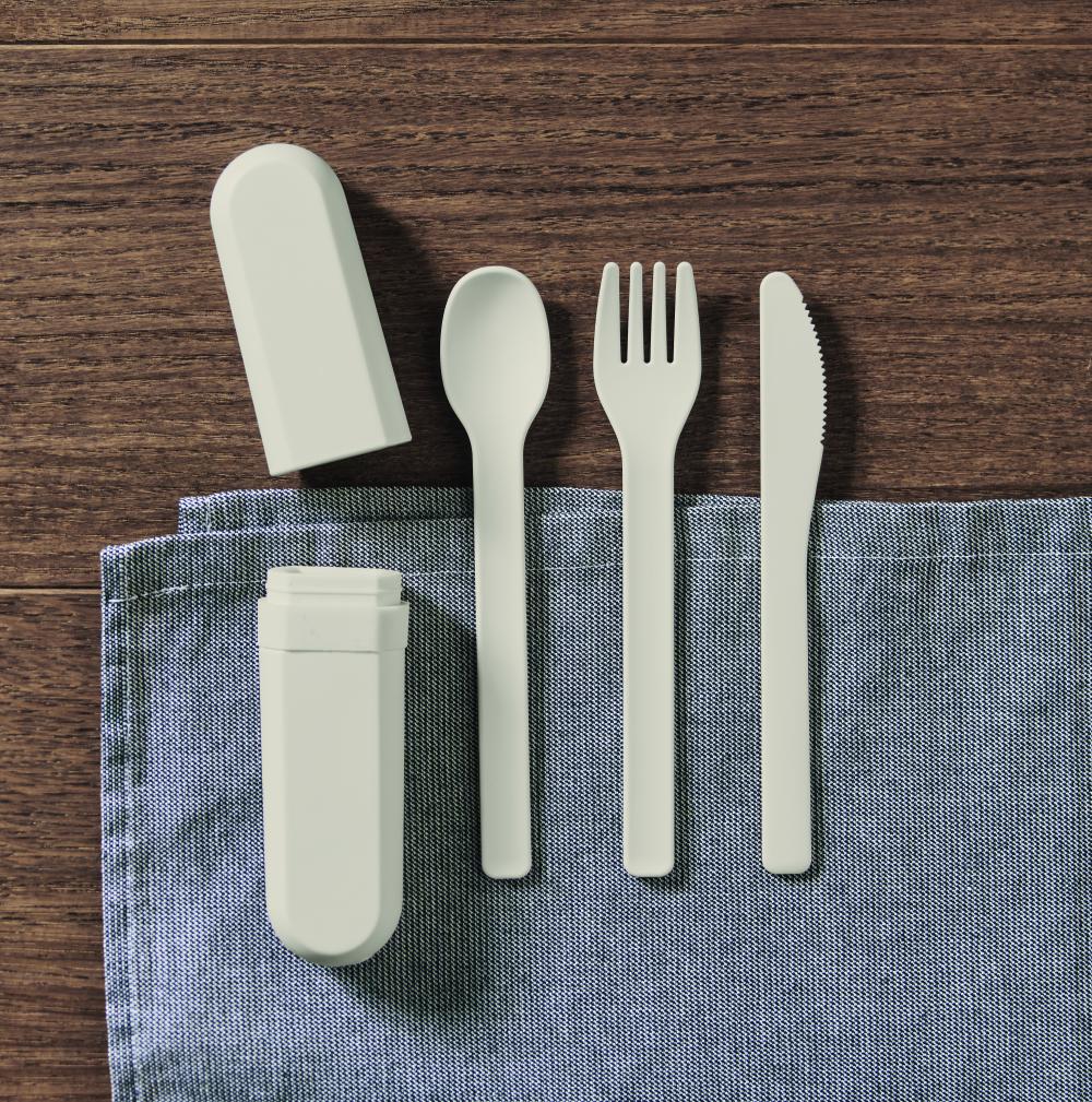 Set de cubiertos y funda PLA