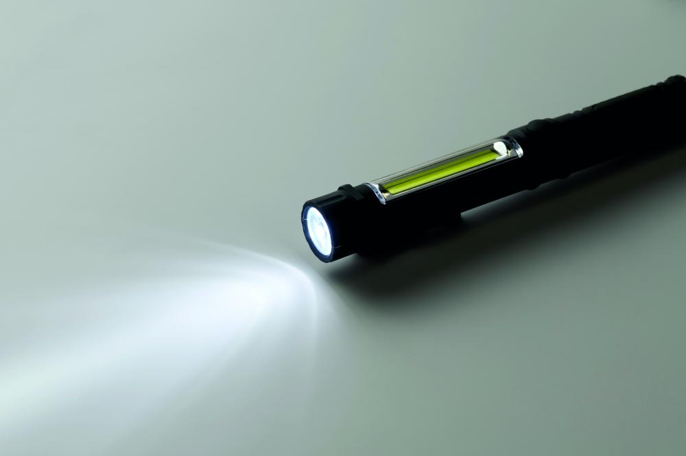 Linterna LED magnética
