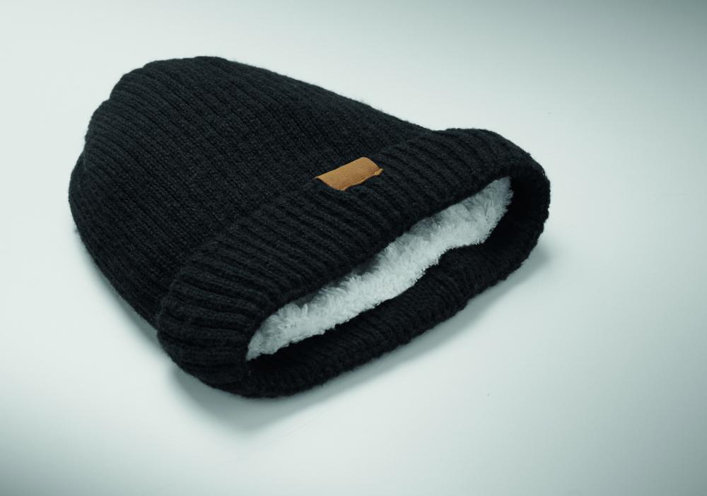 Gorro de punto con dobladillo