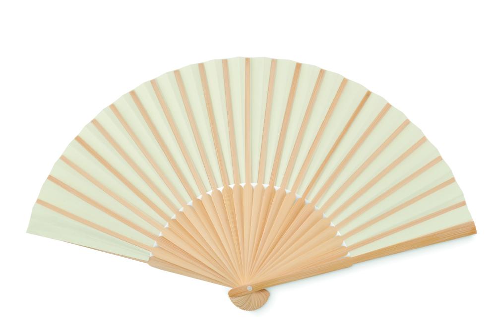 Abanico de bambú