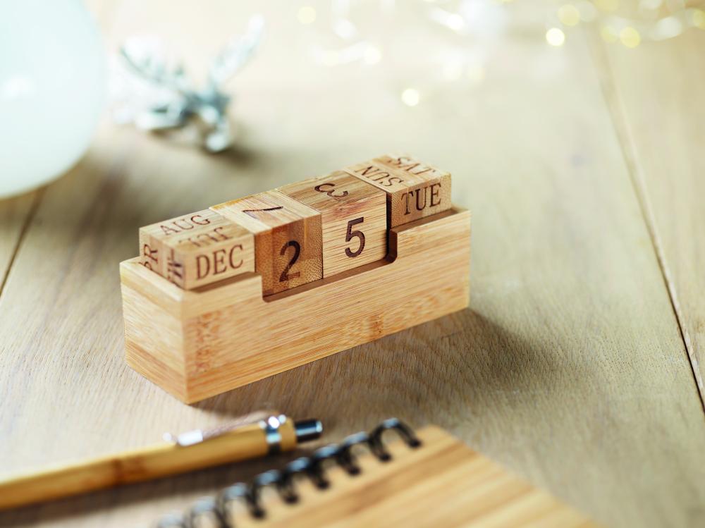 Calendario de bambú